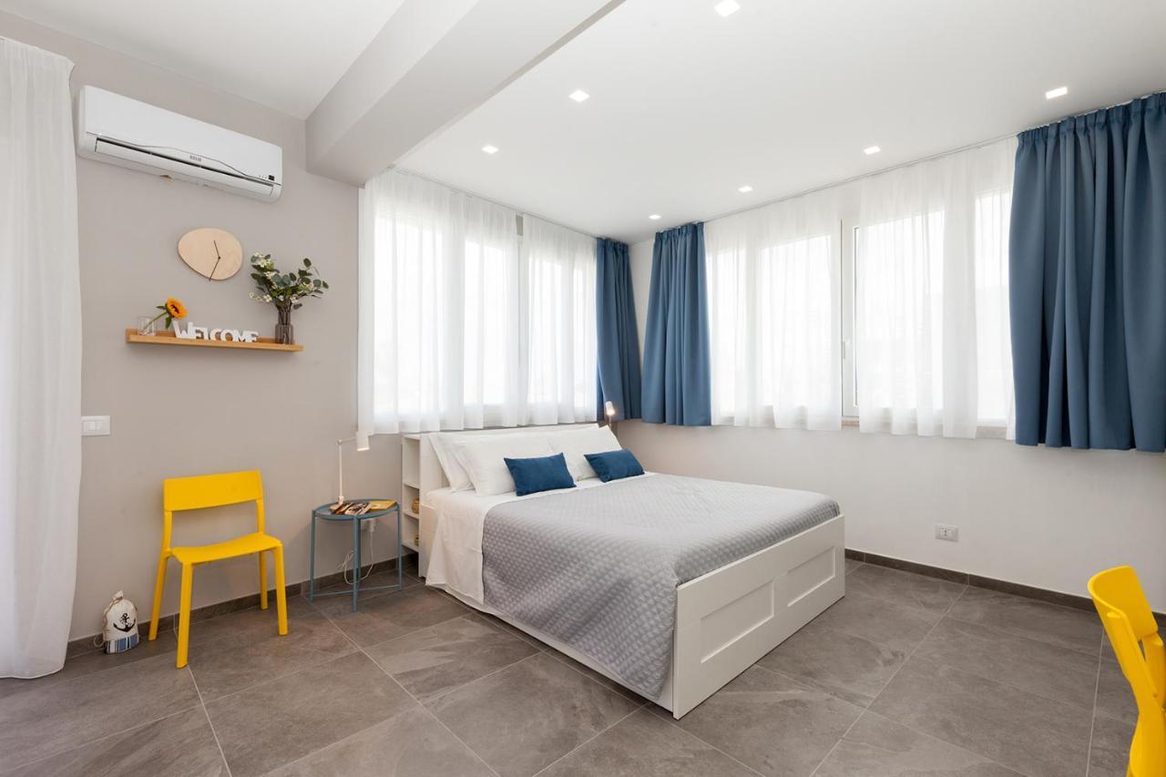 Nerissa Suites&Rooms Terrasini Esterno foto