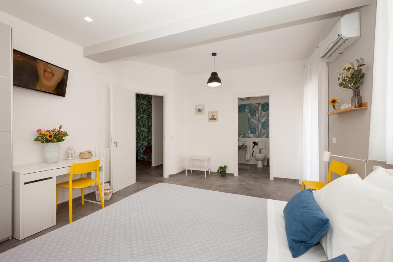 Nerissa Suites&Rooms Terrasini Esterno foto