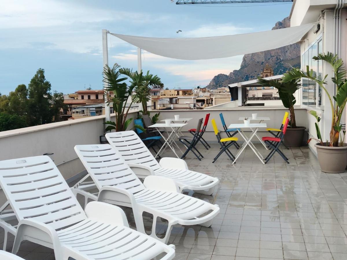 Nerissa Suites&Rooms Terrasini Esterno foto